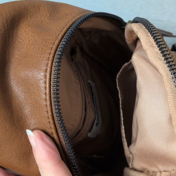 Brown Leather Crossbody Bag & Skecher Black Leather Sport Court 2.0 In Box - Picture 6 of 12